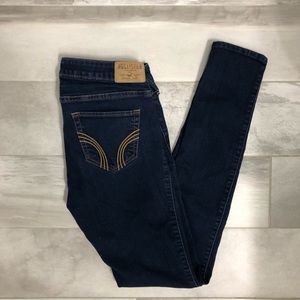 HOLLISTER • dark washed low rise skinny jeans